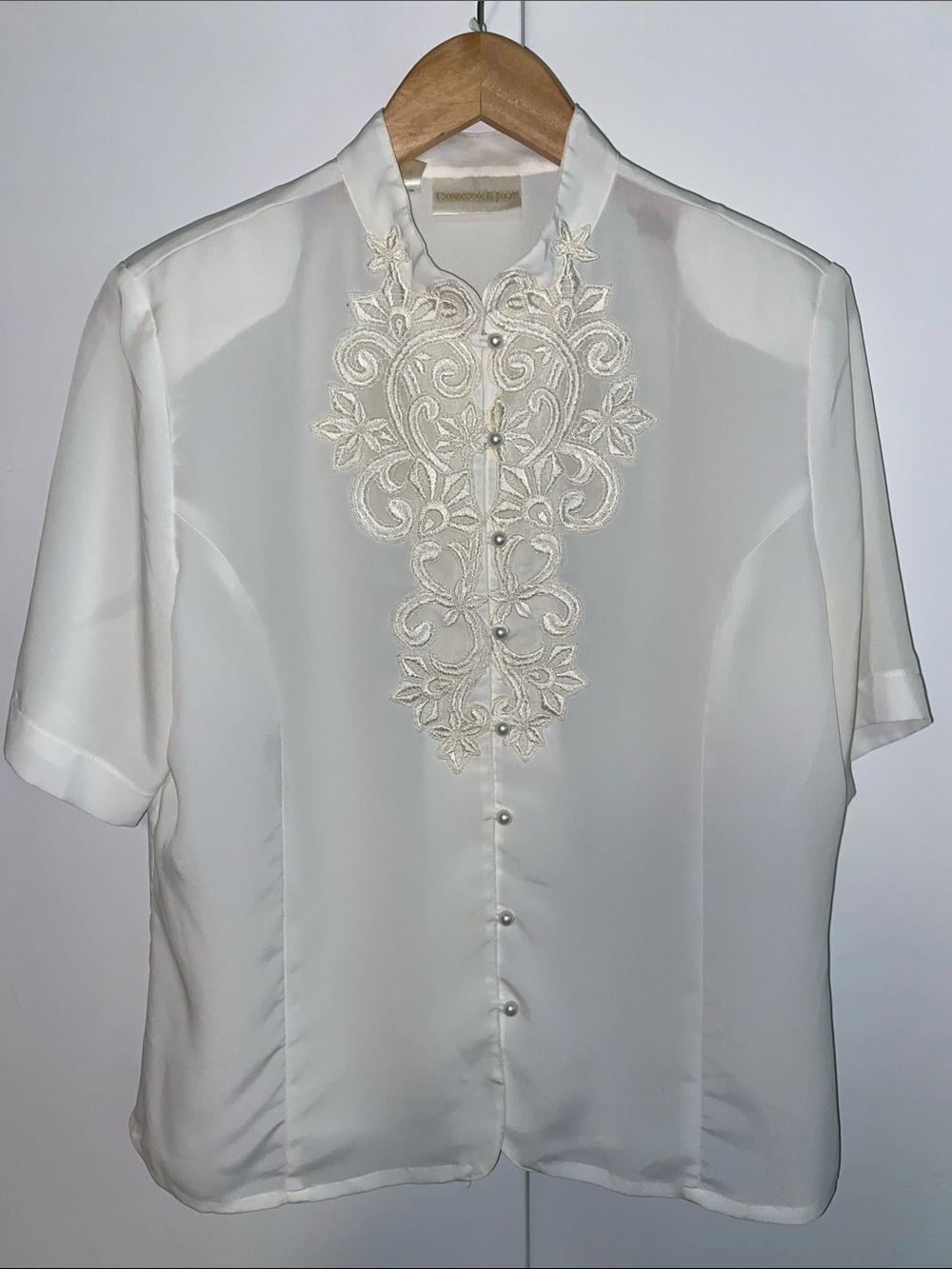 Vintage Ivory Embroidered Appliqué Button-Front Blouse